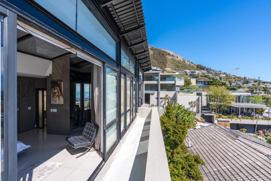 5 Bedroom Property for Sale in Fresnaye Western Cape